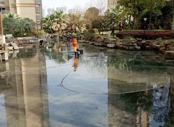 青川景观池淤泥清理