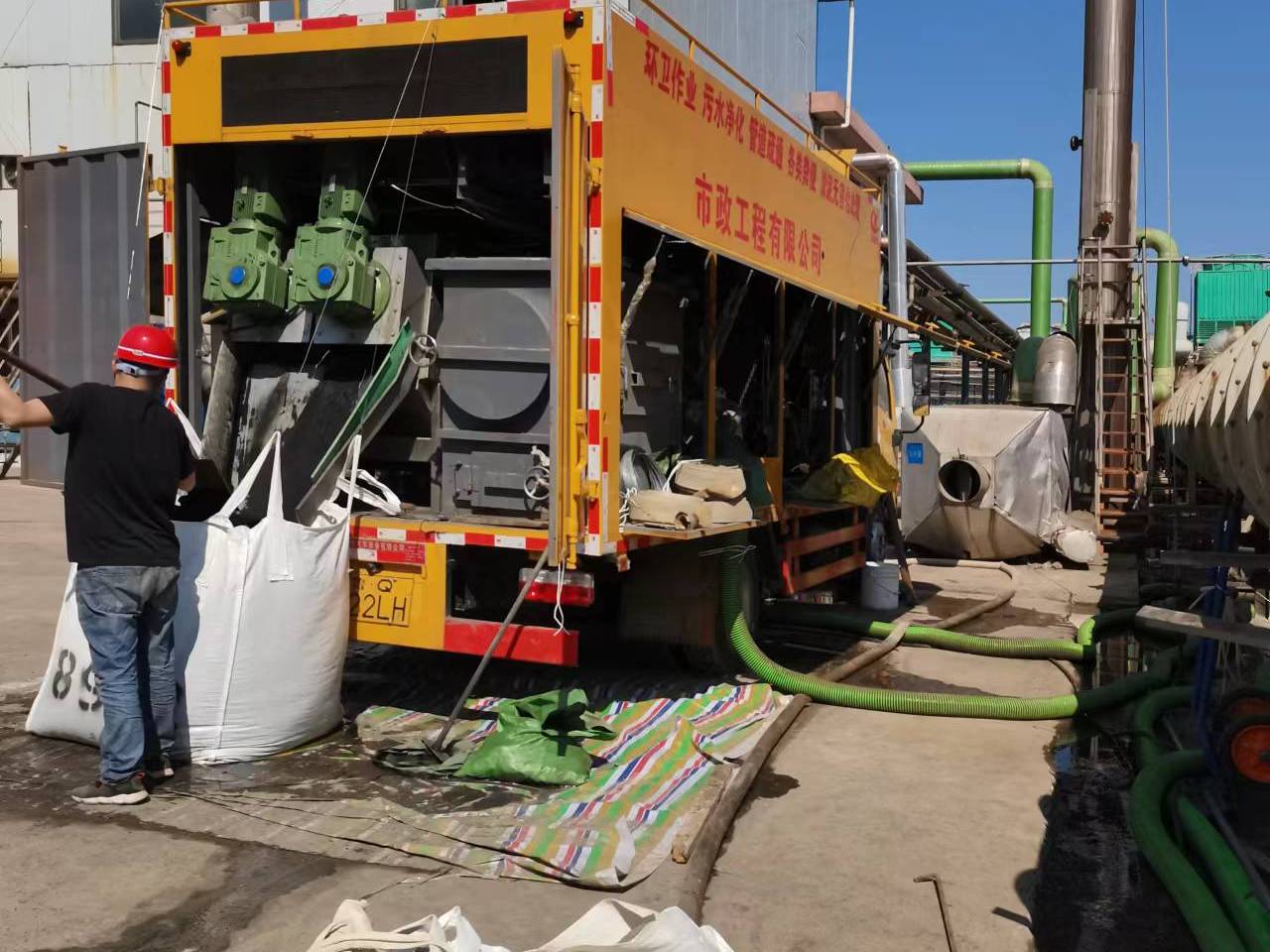 青川淤泥压干处理